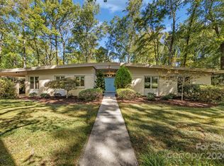 5601 Riviere Dr, Charlotte, NC 28211