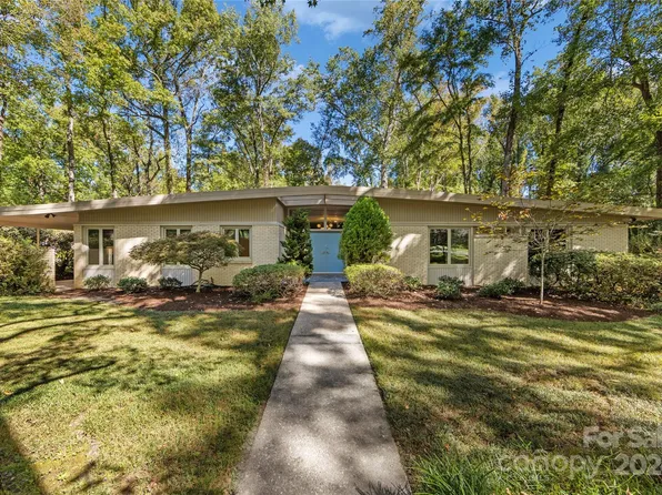 5601 Riviere Dr, Charlotte, NC 28211