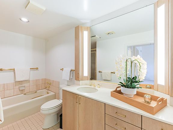 4th image of 600 Deer Valley Road #3E