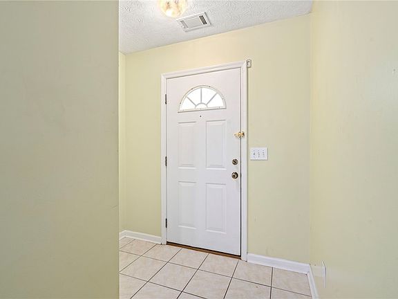3rd image of 1477 N Donahue Dr APT 504