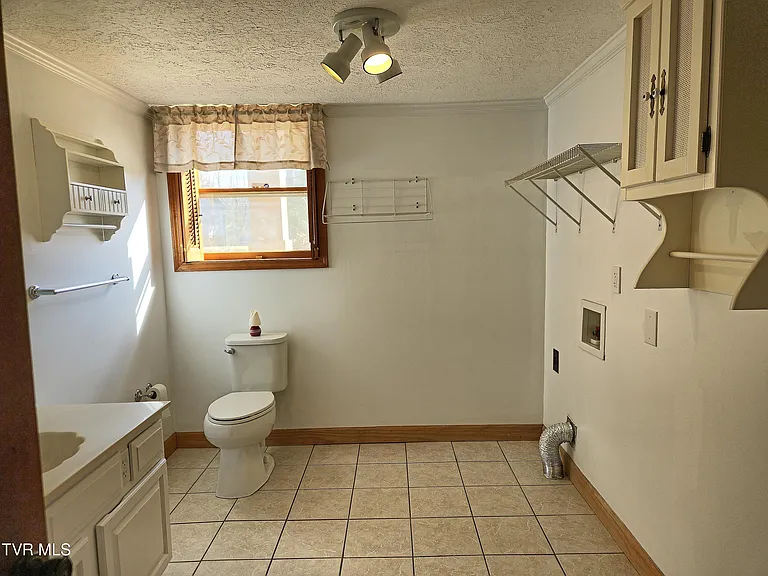 2910 Newbern Dr — Photo 24