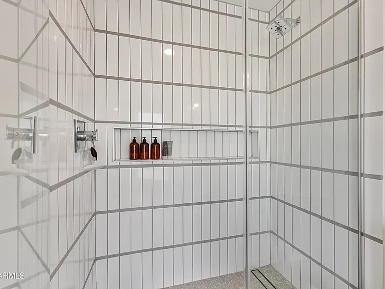 4244 N 35th Pl — Photo 31
