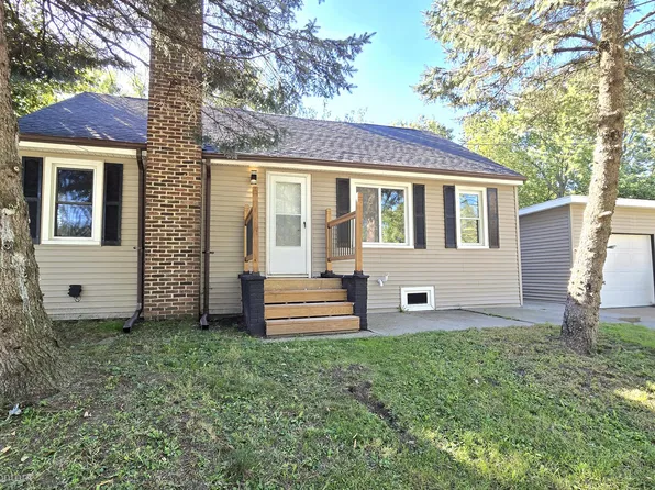 3242 Tenny St, Lansing, MI 48910