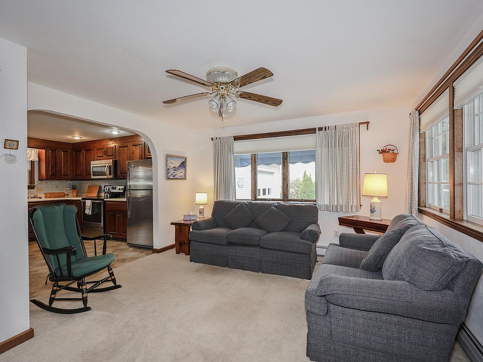 2nd image of 26 Bayview Avenue