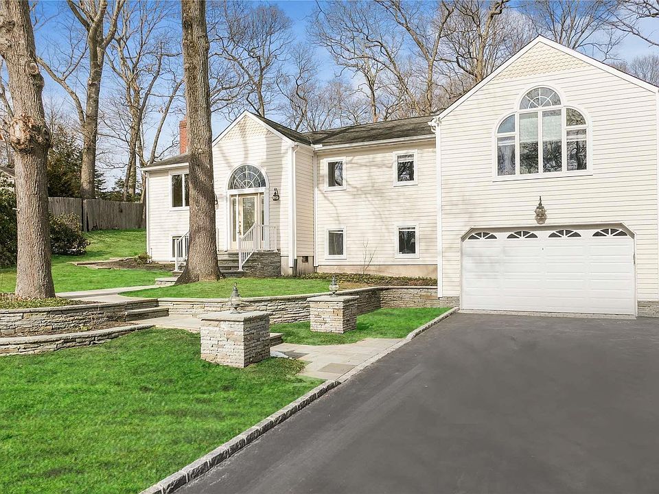 1st image of 17 Beacon Hill Drive