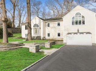 17 Beacon Hill Dr, Stony Brook, NY 11790