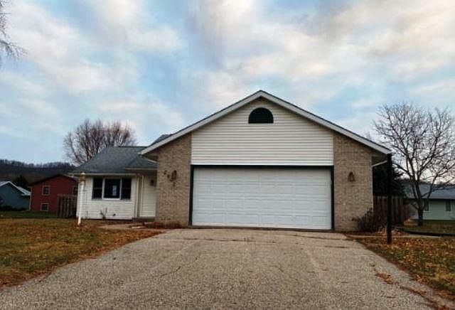2nd image of 2903 S Meadow Lark Ln