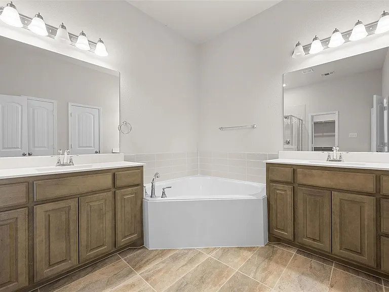 347 Freestall Dr — Photo 13
