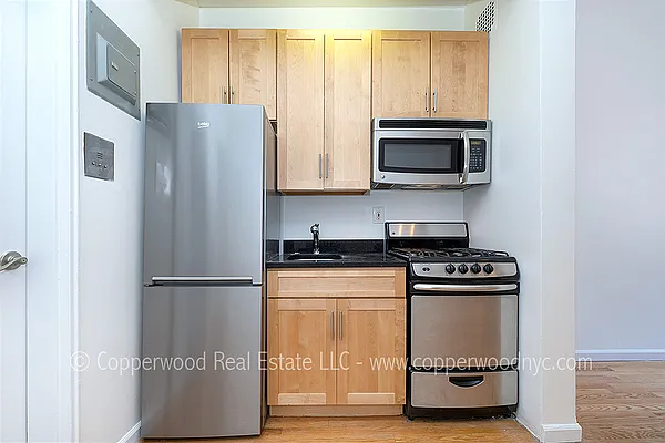 Rented by Copperwood Real Estate | media 6