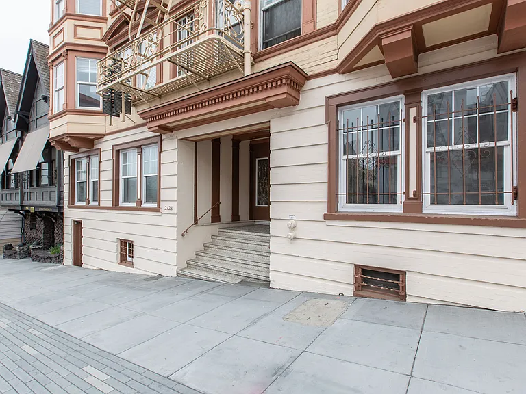 2128 Van Ness — Photo 3