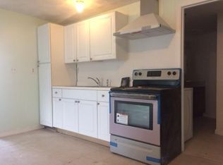 211 Fletcher St, Lowell, MA 01854