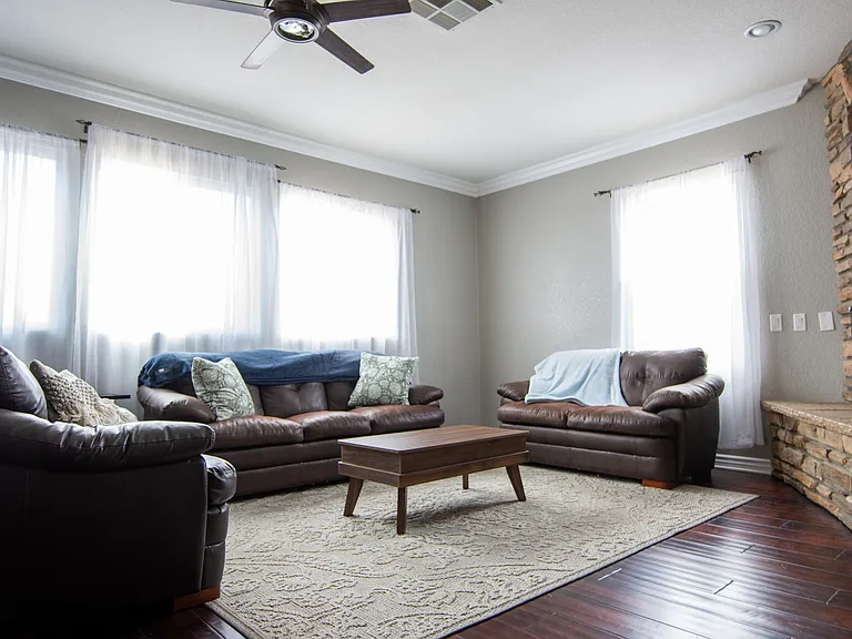 44310 Apache Plume St — Photo 2