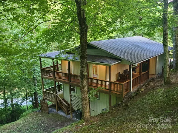 73 Hiking Trail Dr, Burnsville, NC 28714