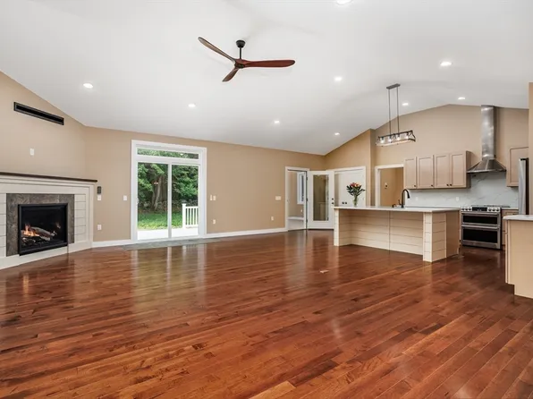 2 Elm St, Westminster, MA 01473