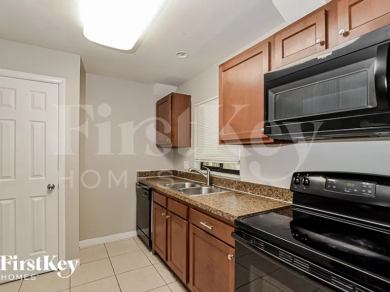 6314 Gamble Dr — Photo 7