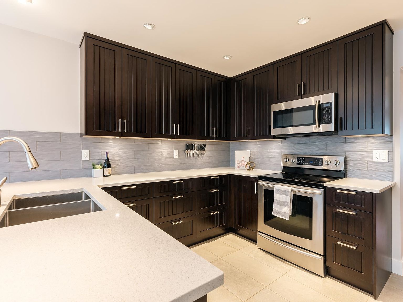 1195-falcon-dr-61-coquitlam-bc-v3e-2h1-zillow