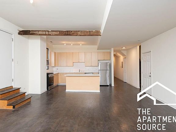 5th image of 2338 N Milwaukee Ave #2RS