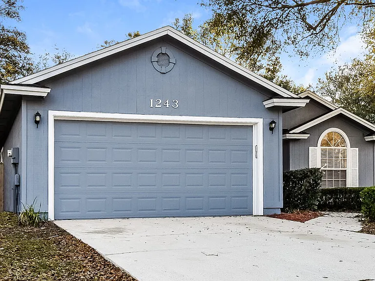 1243 Windy Willows Dr — Photo 1