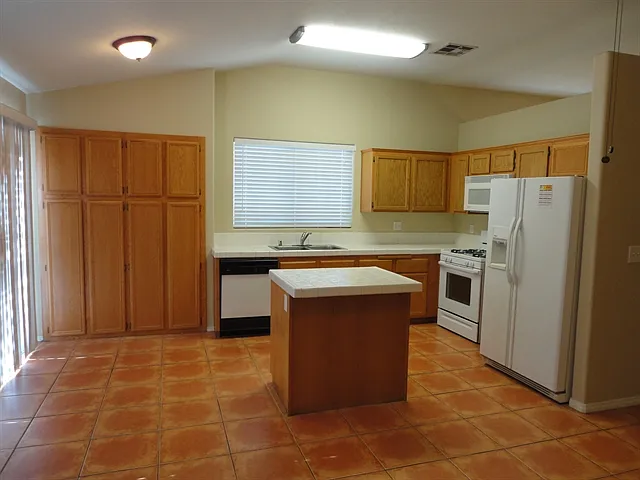 222 Mariposa Way — Photo 3