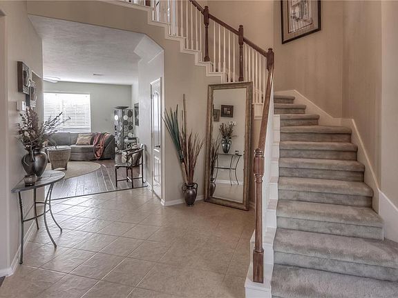 2nd image of 2907 Town Gate Ct