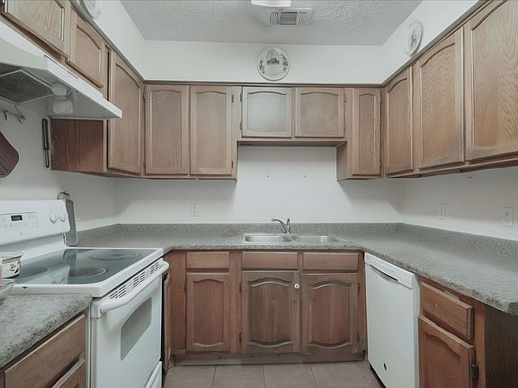 5th image of 6800 S Creek Dr
