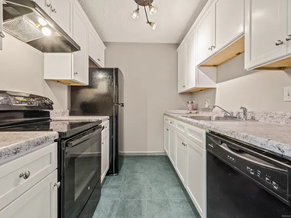 1 Russell Street APT 11, Middletown, CT 06457