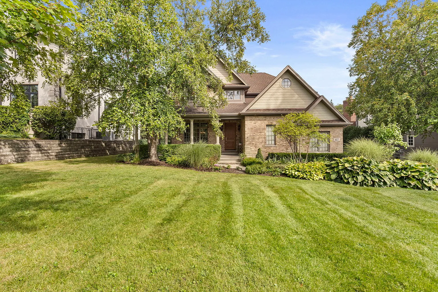 417 Canterbury Ct photo 1