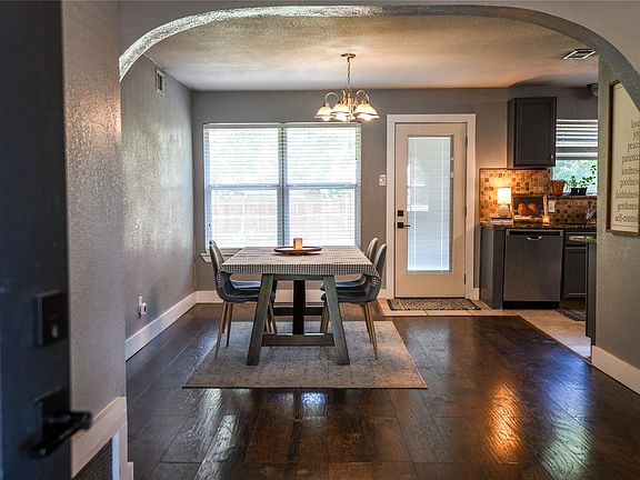 4th image of 608 Terrace Dr