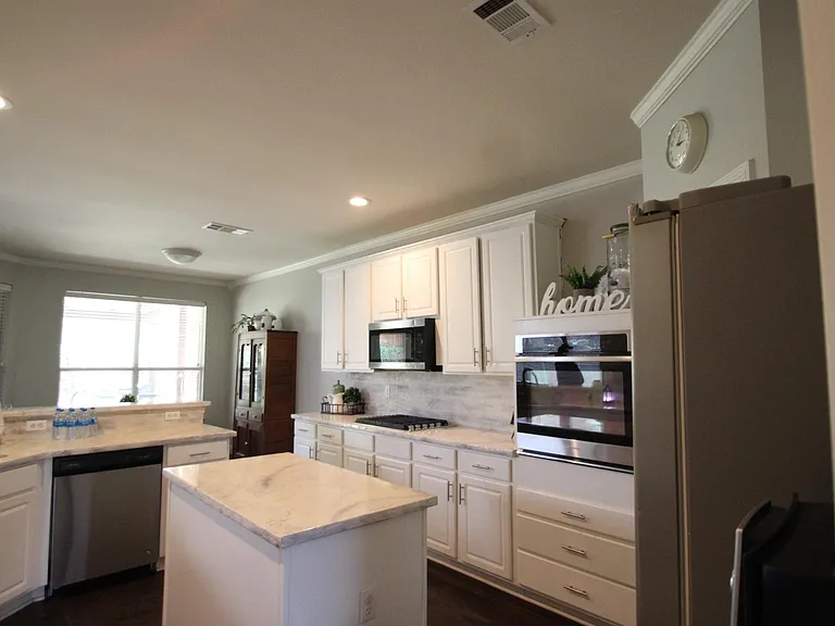 1716 Winding Hollow Ln — Photo 8