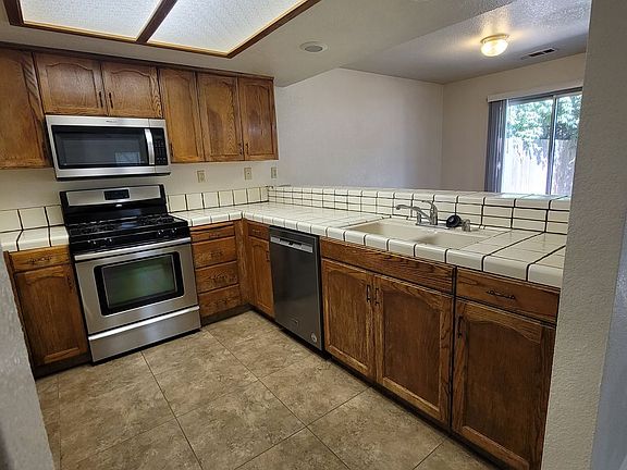 5th image of 3230 E Velie Dr