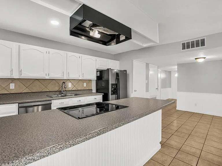 5613 Truitt St — Photo 11