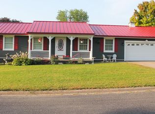 215 Dennis Dr, Eureka, IL