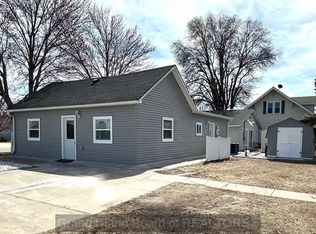101 W Cedar St, Doniphan, NE 68832