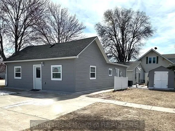 101 W Cedar St, Doniphan, NE 68832