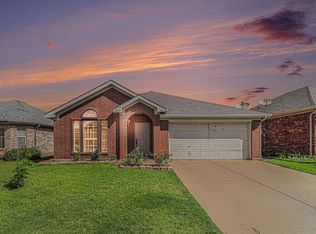 4720 Topaz Ln, Granbury, TX 76049