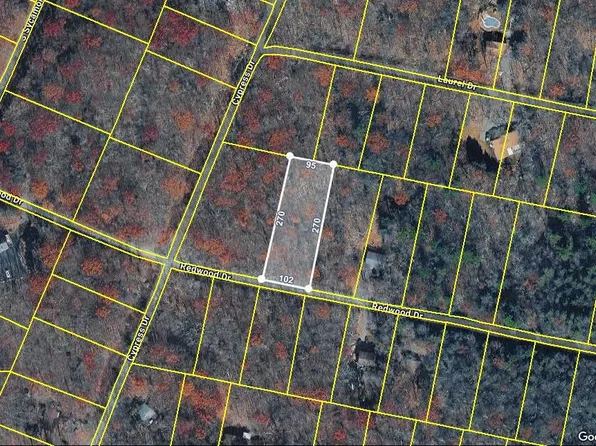 Redwood Dr, Jim Thorpe, PA 18229