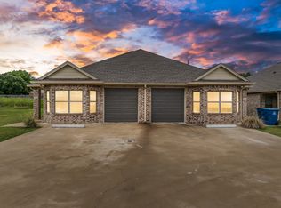 525 E Spring Valley Rd APT 1103, Hewitt, TX 76643