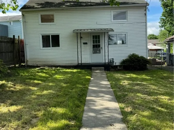 1137 W Gibson Ave S, Connellsville, PA 15425