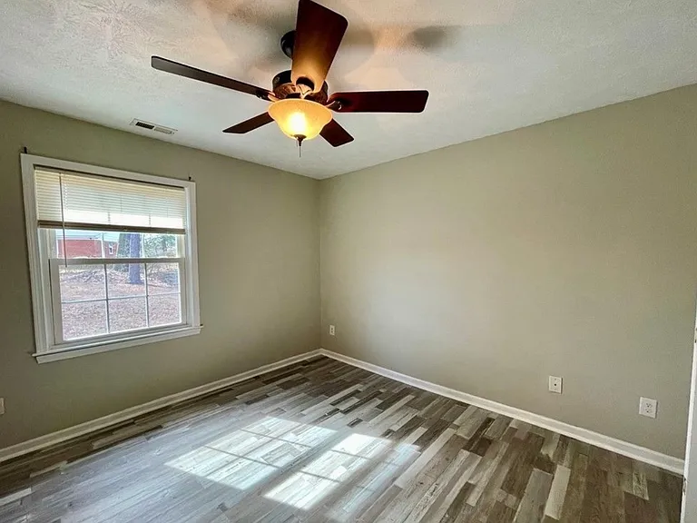 824 Fresno Dr — Photo 23