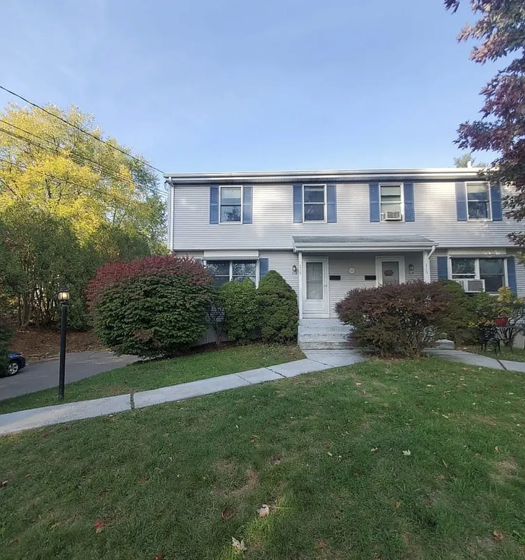 3 bed, 1.5 bath, 1400 sqft, $2,800 — Photo 1
