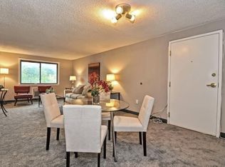 688 Boston Post Rd E APT 301, Marlborough, MA 01752