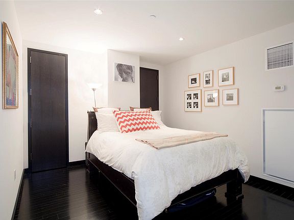 3rd image of 18-20 Pine St #1515
