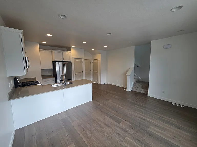 1830 N 3530 W — Photo 6
