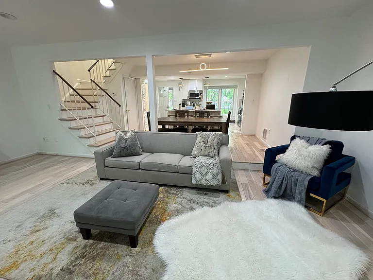 9609 Masterworks Dr — Photo 5