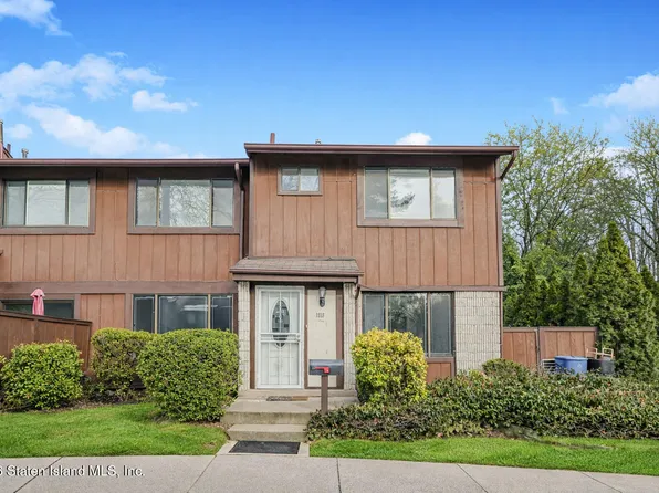 1818 Forest Hill Rd, Staten Island, NY 10314