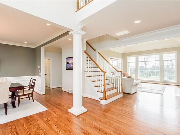4th image of 4 Grandhill Way