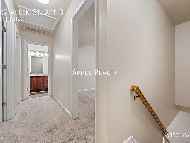 202 Allen St #B — Photo 7