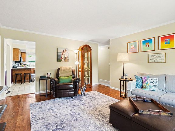 2nd image of 2286 Leif Ave