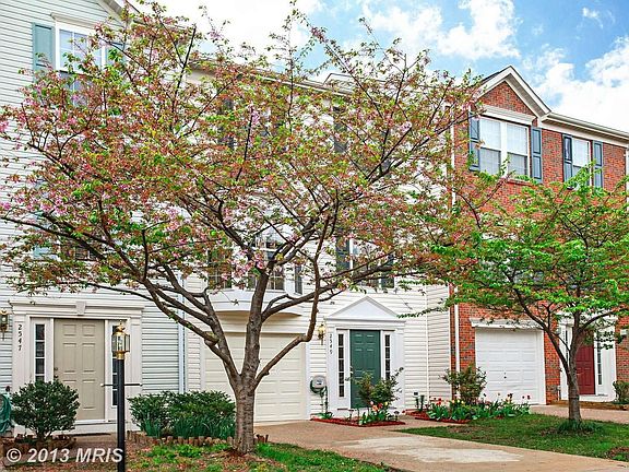2nd image of 2549 Thorncroft Pl