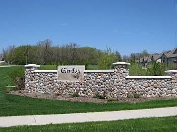 1st image of 272 Lower Woodford Cir